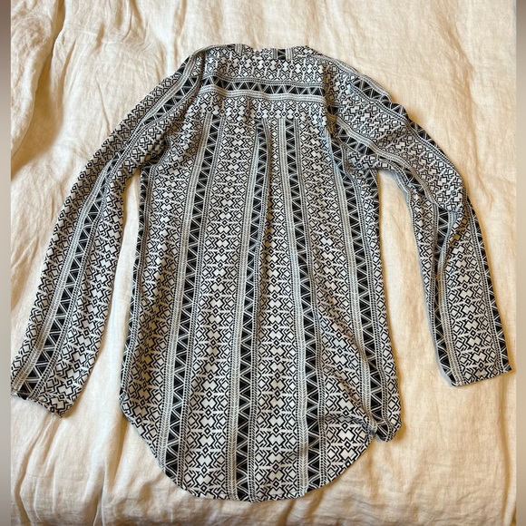 Charlotte Russe Printed Tunic Blouse - Picture 7 of 7